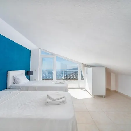 Willa 5 Bedroom - 1064 *