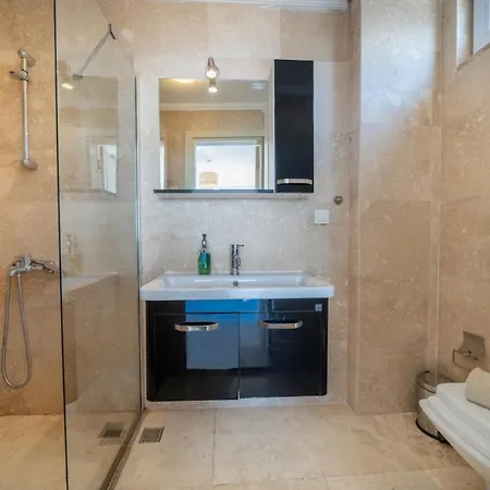 5 Bedroom - 1064